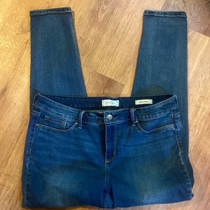 Jessica Simpson kiss me skinny Jeans size 16/33.     Great Condition